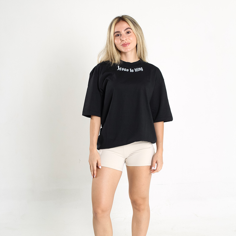 Camiseta Feminina Oversized - Jesus Is King "Jesus é Rei" - Gola