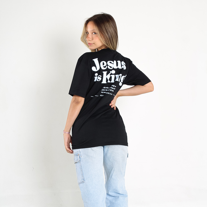 Camiseta Feminina Oversized - Jesus Is King "Jesus é Rei"